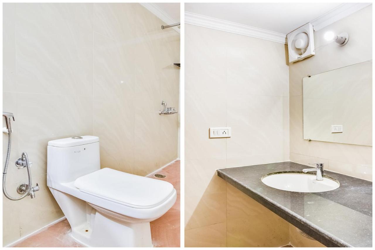 Capital O 23129 Chelsea Palace Hotel Khadzsuráhó Kültér fotó
